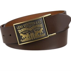 New Levi's Straus leather belt and belt buckle